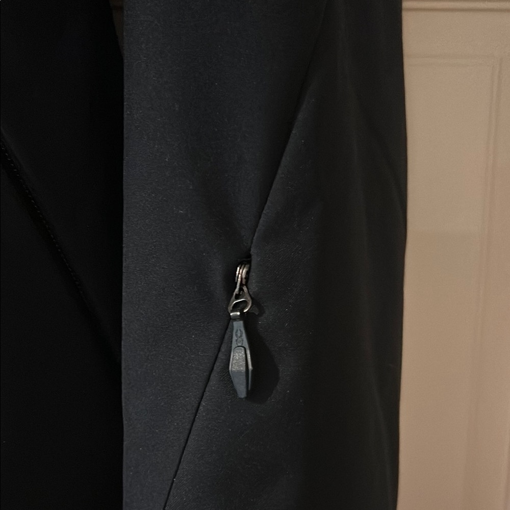 Spyder Black and White Ski Jacket - Picture 5 of 10